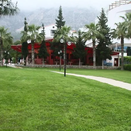 Larissa Mare Resort 4*