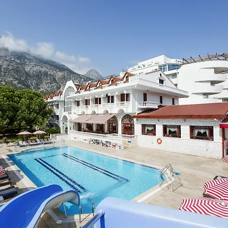 Larissa Mare 4*